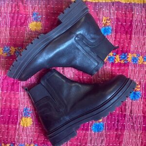 Steve Madden Leather Pull on Boots